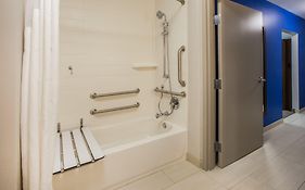 Holiday Inn Express & Suites - Detroit - Dearborn By Ihg